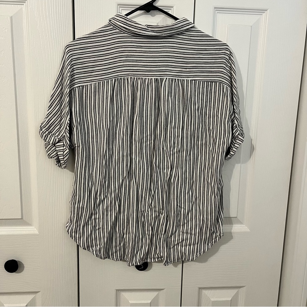 Button Up Top | Universal Thread (Target) - image 4